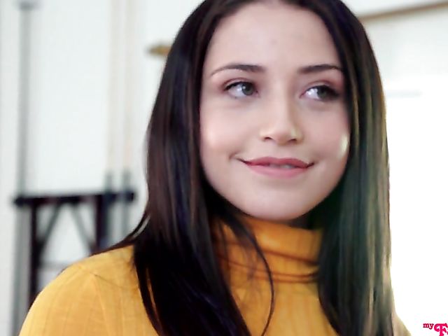 Family threesome on Thanksgiving with stepsisters Avi Love and Paisley Bennett