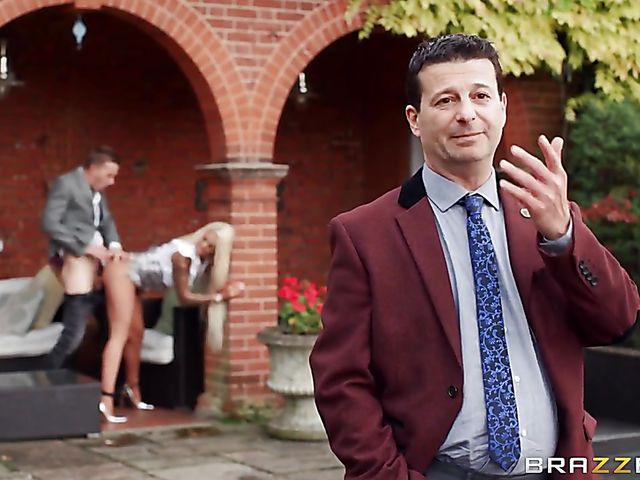 Busty cheating wife Brooklyn Blue can't stop fucking her hung lover Danny D