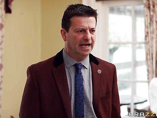 Busty cheating wife Brooklyn Blue can't stop fucking her hung lover Danny D