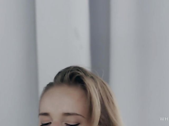 Stockings and high heels fuck with slim babe Jessica Almadi