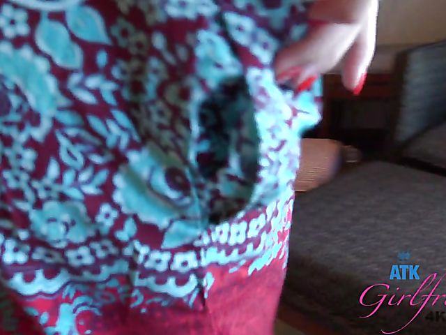 More of pretty-faced Jill Kassidy from ATK Girlfriends