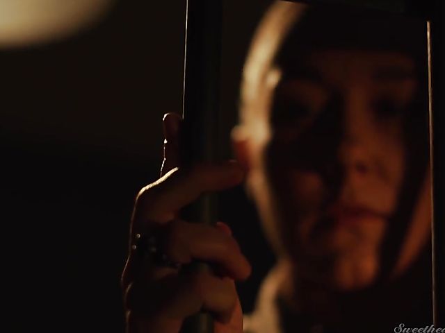 Lesbian doctor Serene Siren seduces sexy prisoner Verronica Kirei