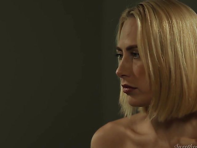 Lesbian doctor Serene Siren seduces sexy prisoner Verronica Kirei