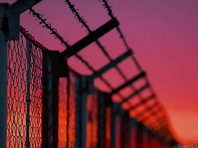 Lesbian doctor Serene Siren seduces sexy prisoner Verronica Kirei