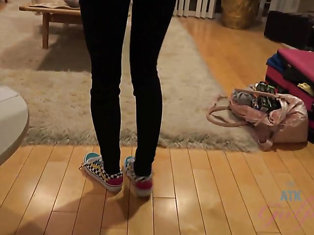 Carmen Rae - Shower teen shaving pussy and getting her clit touched