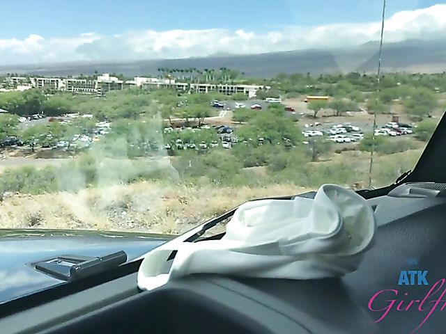 Asian car sex to orgasm with tiny Vina Sky