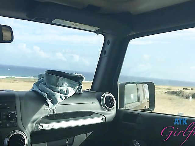 Asian car sex to orgasm with tiny Vina Sky