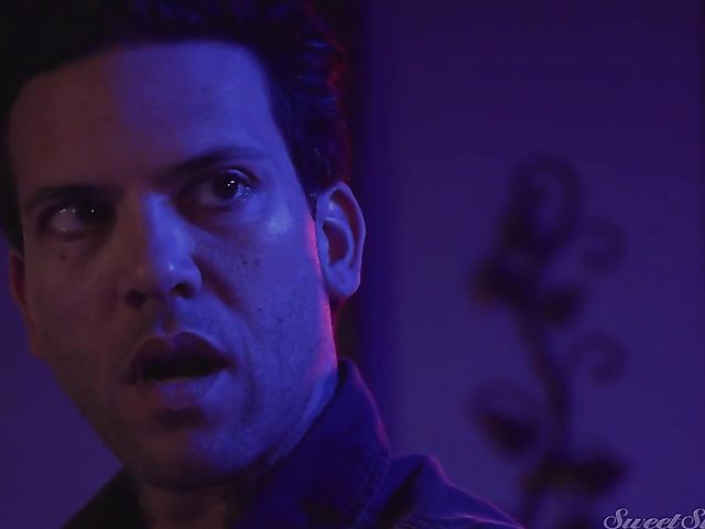 Hot mom with boobs to die for Alexis Fawx fucks a tattooed young stud