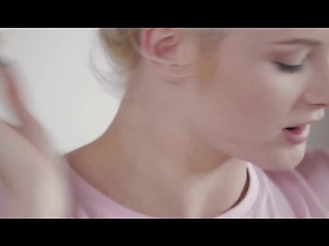 Good morning sex in Prague with euro blonde Zazie Skymm