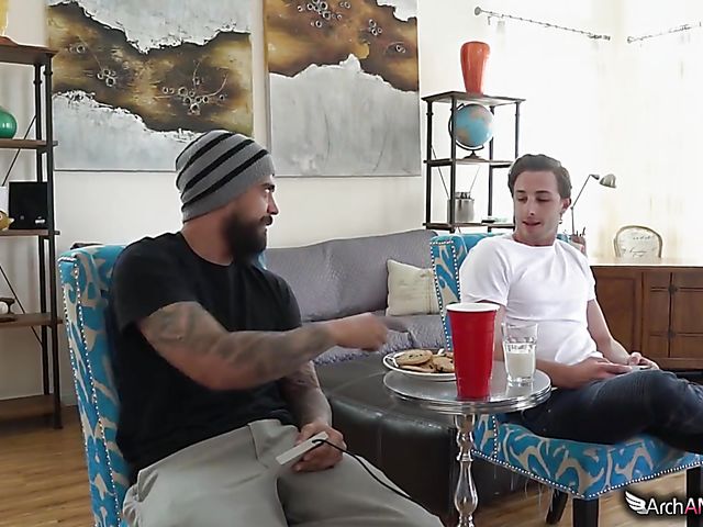 Brunette MILF with amazing tits Kendra Lust gets what she wants