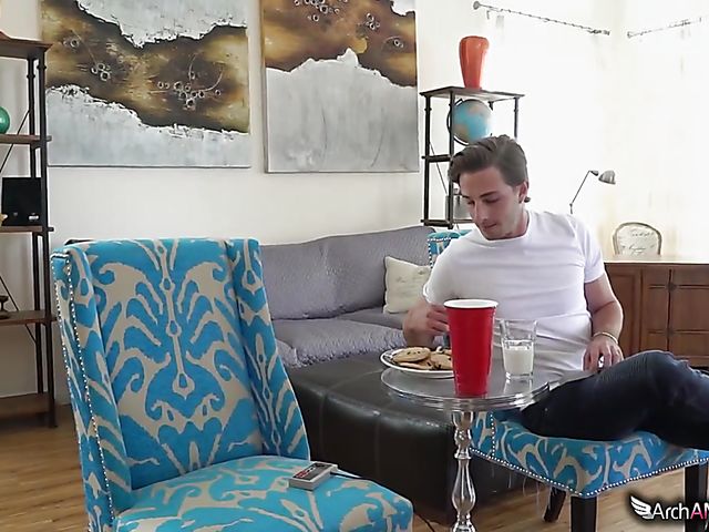 Brunette MILF with amazing tits Kendra Lust gets what she wants