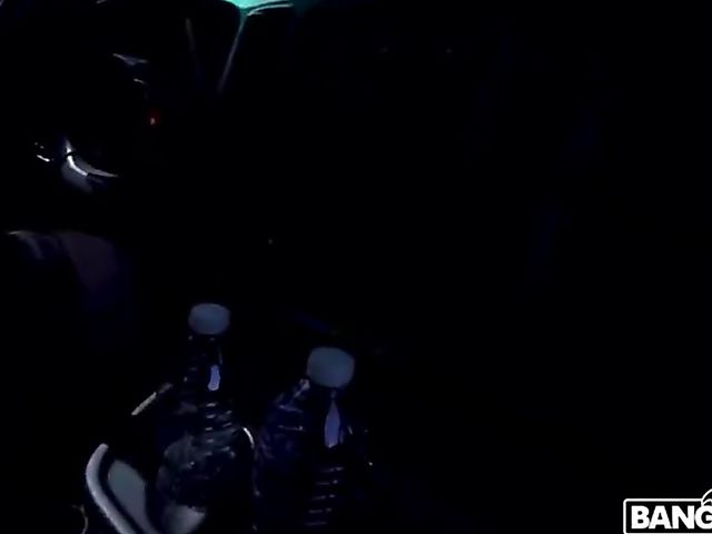 Van fuck for money with bootylicious hottie Sadie Creams