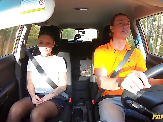 Car fuck in black stockings for Sanny Luke's driving license 