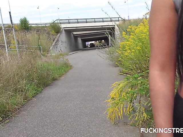 Easy money for sex outdoors with hot roller girl Jennifer Mendez