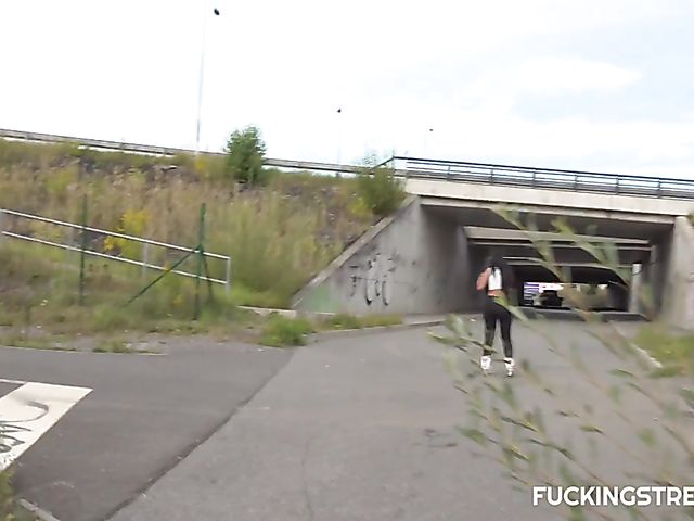 Easy money for sex outdoors with hot roller girl Jennifer Mendez