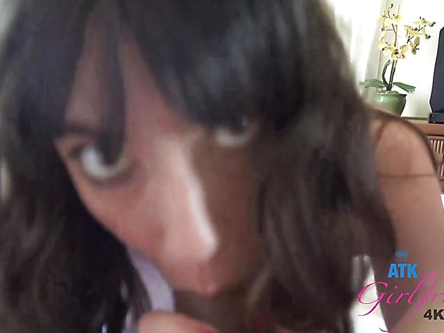 Wake up sex from your point of view with slim Vera King