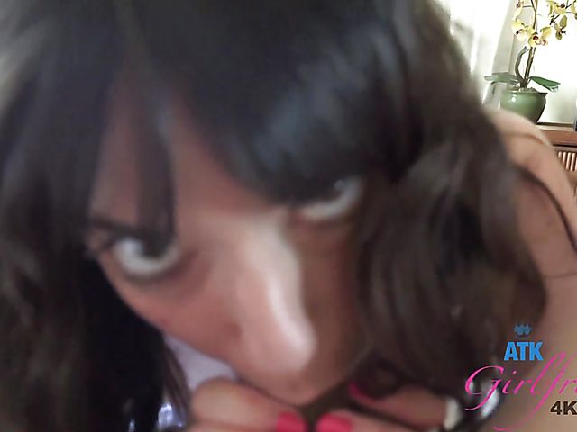 Wake up sex from your point of view with slim Vera King