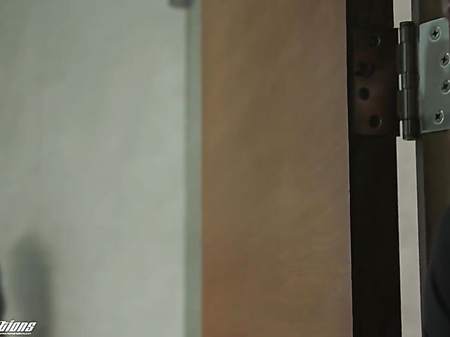 Natalie Brooks - Teen BBC delight right after the shower