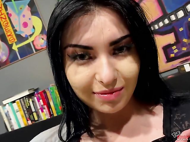 POV blowjob cum with raven-haired good looker Aliza Haze