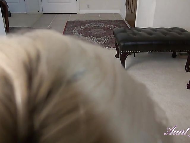 Blonde mature mom Auntie Liz wants to play with you