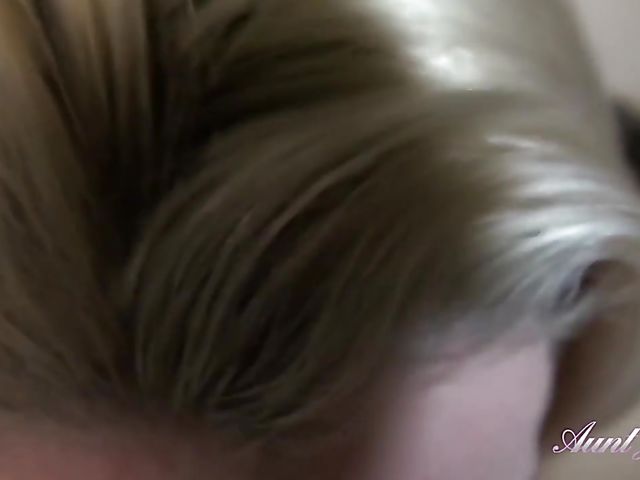 Blonde mature mom Auntie Liz wants to play with you