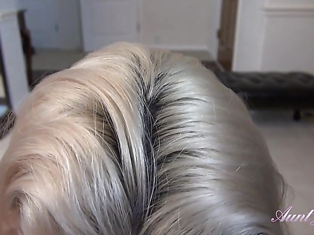 Blonde mature mom Auntie Liz wants to play with you
