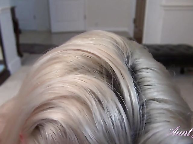 Blonde mature mom Auntie Liz wants to play with you