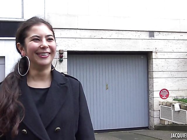 Hairy anal in stockings and heels with french speaking Diana