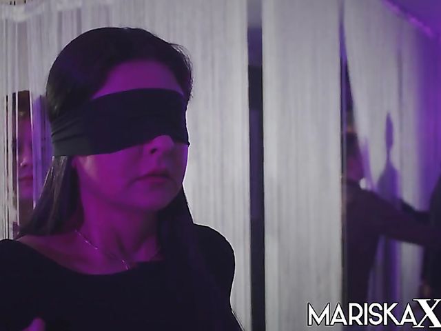 Kinky double penetration with blindfolded slut Mariska