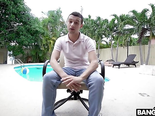 Tori Montana - Ebony bathroom fun with a white dude