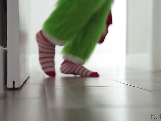 Blonde FFM 3some on Christmas with Chloe Cherry and Lacy Lennon