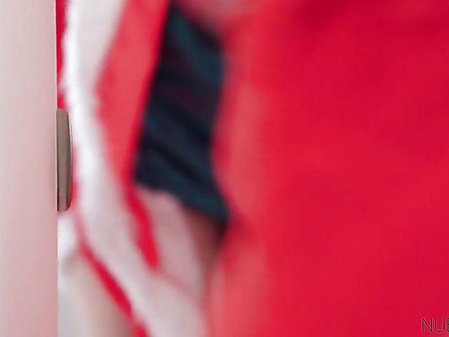 Blonde FFM 3some on Christmas with Chloe Cherry and Lacy Lennon