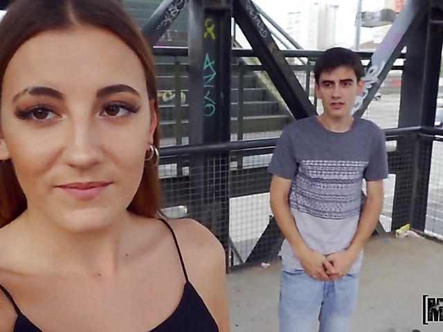 Sexy Gala Anguita's public fucking session with Jordi