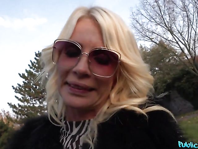 Tiffany Rousso - Giving that MILF cash for sex