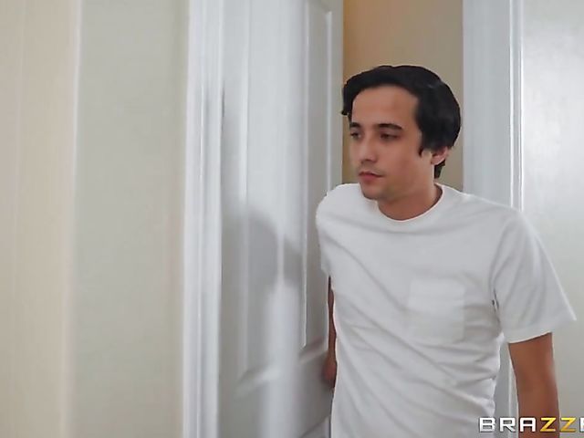 Cytherea squirt fuck in the bathroom with Ricky Spanish