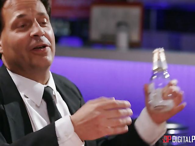 Latina lesbian Gina Valentina just has a crush on Jade Baker