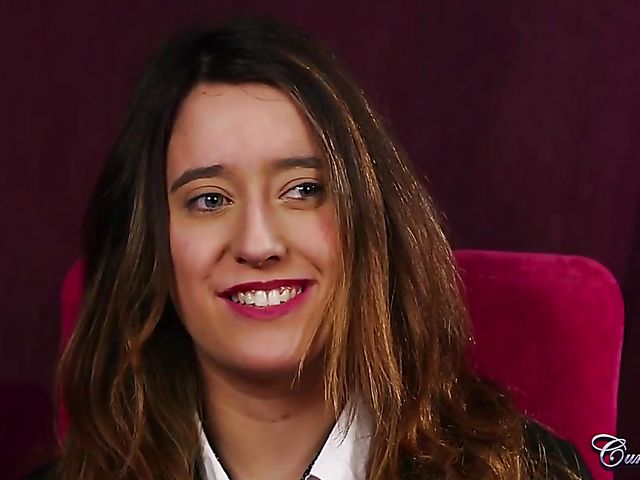 Spanish blowjob in black stockings and big facial for Susy Blue