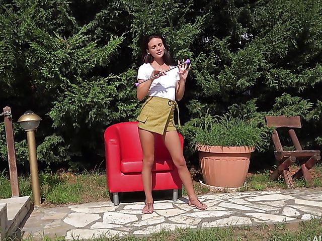 Outdoor pussy insertion photoshoot with skinny brunette Kate Rich BTS