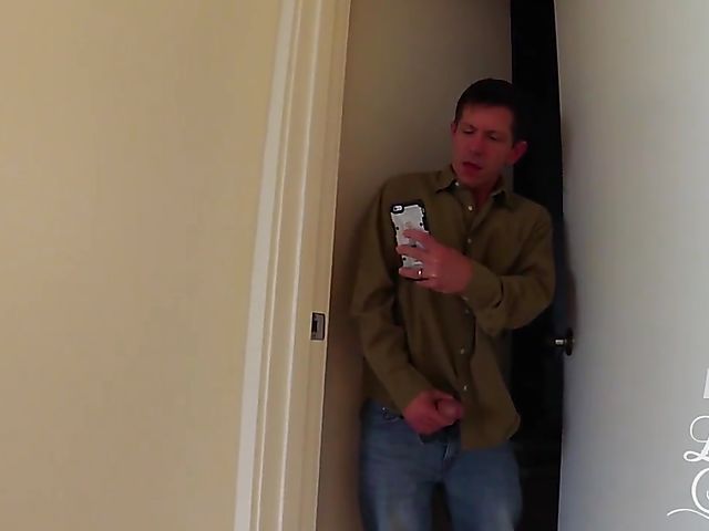 Big ass blonde Sophia Locke gets fucked with the help of Lady Fyre