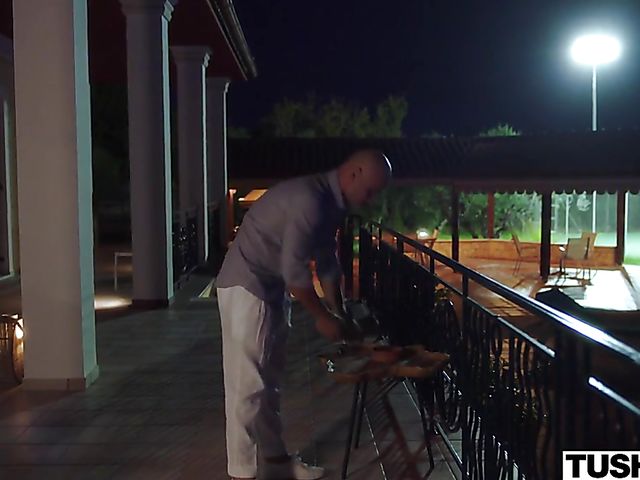 Amazing anal in the garden with Naomi Swann and Christian Clay