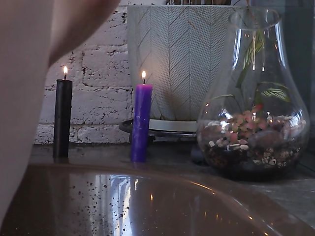 Kit Bauer - Kinky bathroom solo with hot wax