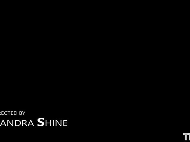 Vicky Love - Oiled wet masturbation outside wearing purple gloves