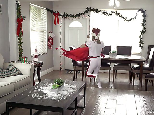 Christmas fuck after fingering with skinny Roxy Ryder