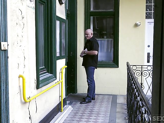 Old man fucks teen Sasha Haven and loves her young cunt