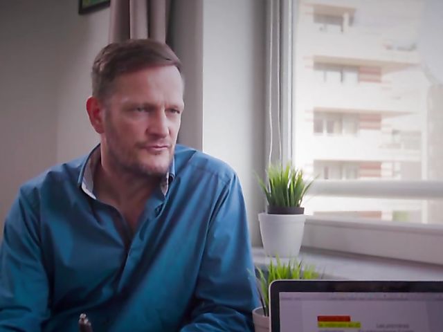 Eloa Lombard anal office affair with a horny dude