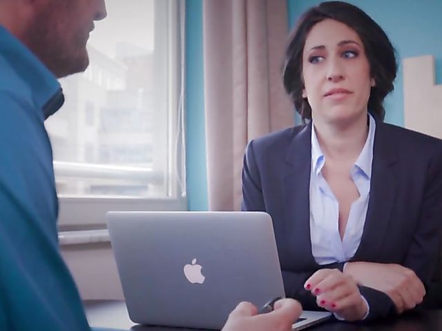 Eloa Lombard anal office affair with a horny dude