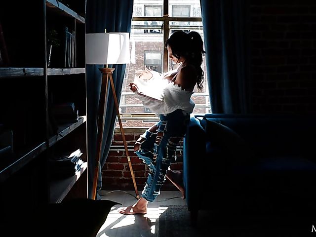 Curvy big natural tits teen Autumn Falls loves reading while masturbating