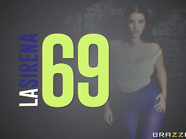 Interracial big wet ass anal in the gym room with La Sirena 69