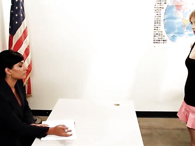 Lesbian student Jana Jordan seduces her history teacher Shazia Sahari