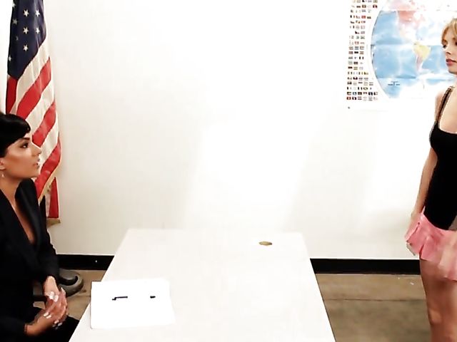 Lesbian student Jana Jordan seduces her history teacher Shazia Sahari